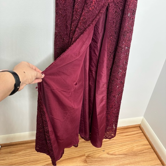 NEW David’s Bridal Jules and Cleo Sparkle Lace Dress with Corset Bodice Wine Red - Picture 5 of 12